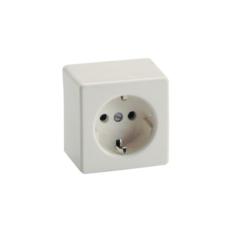 BASE FIJA 2P+T,16A 250V COLOR BLANCO DE SUPERFICIE.